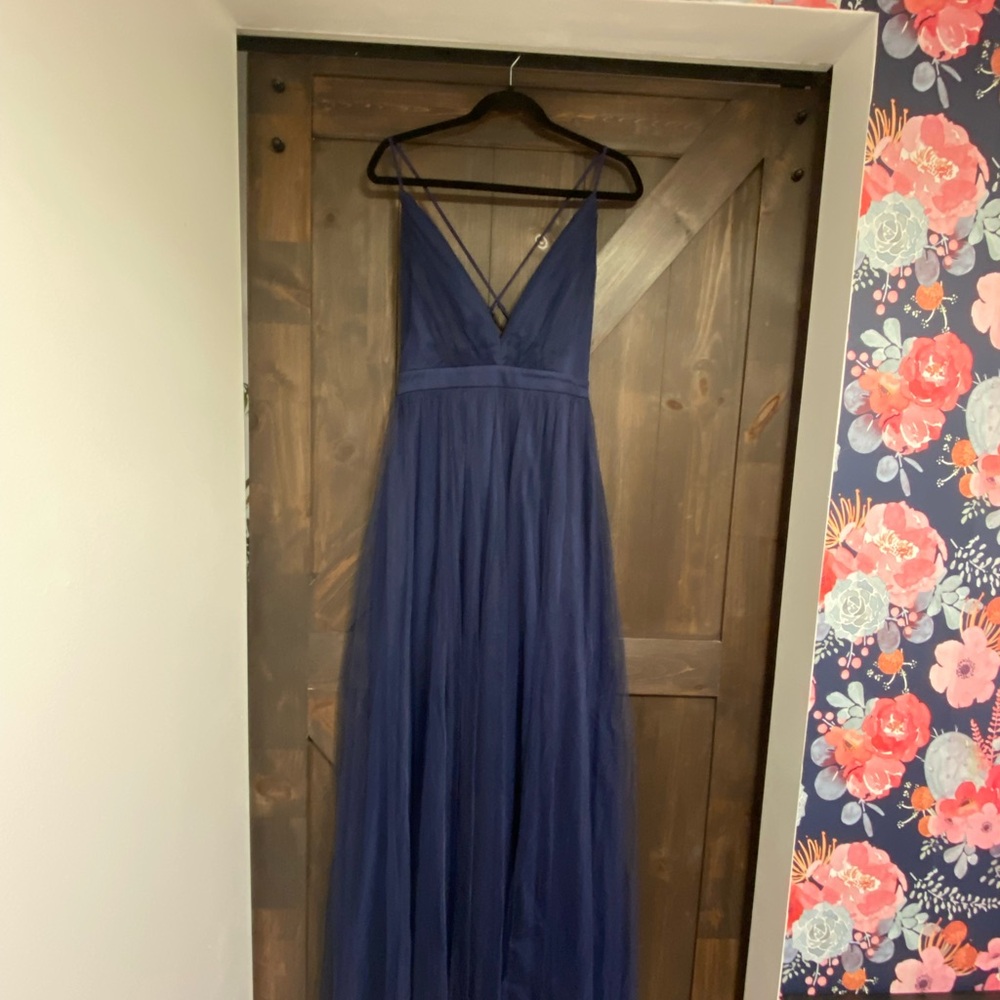 Lulu's Elegant Blue Gown